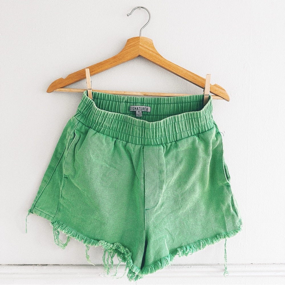 SIGNATURE8 > Raw Hem Shorts